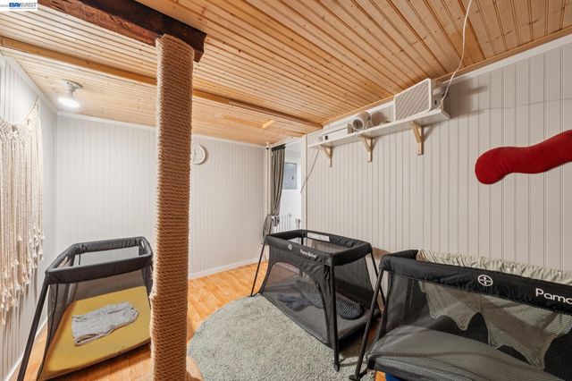 5227 LOCKSLEY AVENUE, Oakland, CA 94618