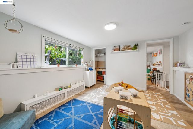 5227 LOCKSLEY AVENUE, Oakland, CA 94618