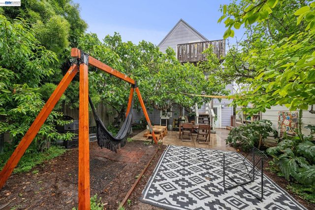 5227 LOCKSLEY AVENUE, Oakland, CA 94618