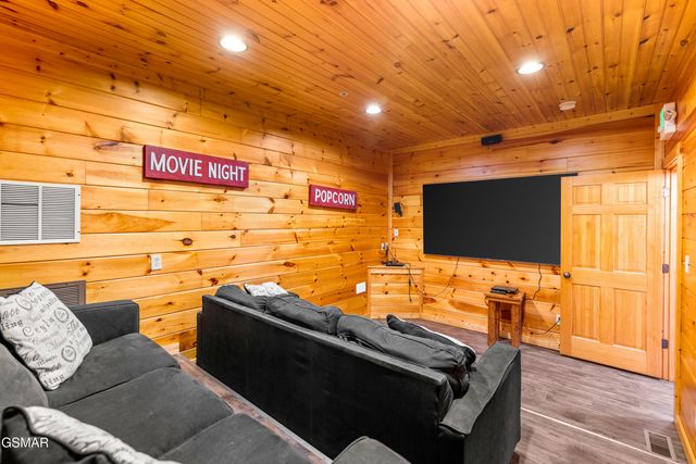 204 Dogwood Point Way, Gatlinburg, TN 37738