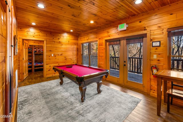 204 Dogwood Point Way, Gatlinburg, TN 37738