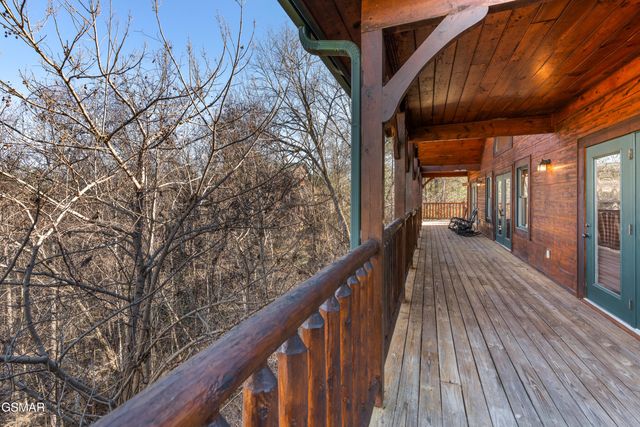 204 Dogwood Point Way, Gatlinburg, TN 37738
