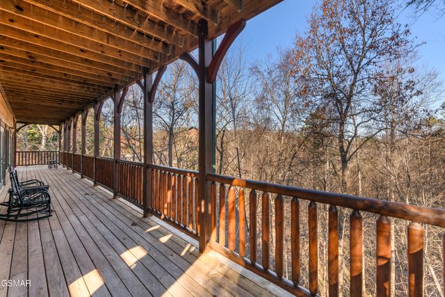 204 Dogwood Point Way, Gatlinburg, TN 37738