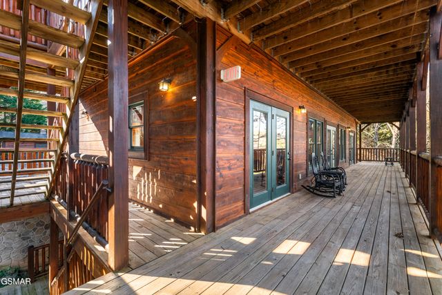 204 Dogwood Point Way, Gatlinburg, TN 37738