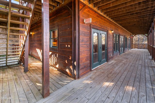 204 Dogwood Point Way, Gatlinburg, TN 37738