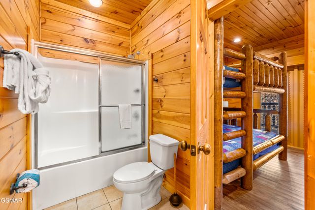 204 Dogwood Point Way, Gatlinburg, TN 37738