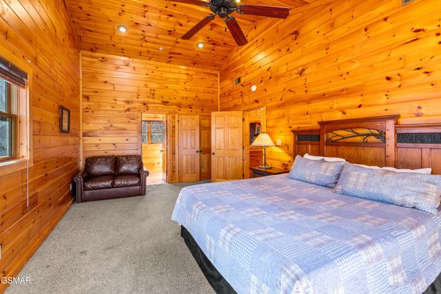 204 Dogwood Point Way, Gatlinburg, TN 37738