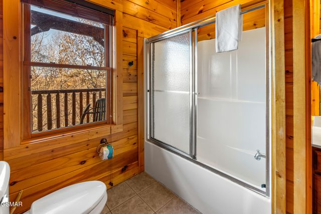 204 Dogwood Point Way, Gatlinburg, TN 37738