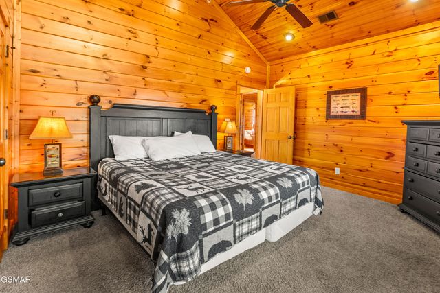 204 Dogwood Point Way, Gatlinburg, TN 37738