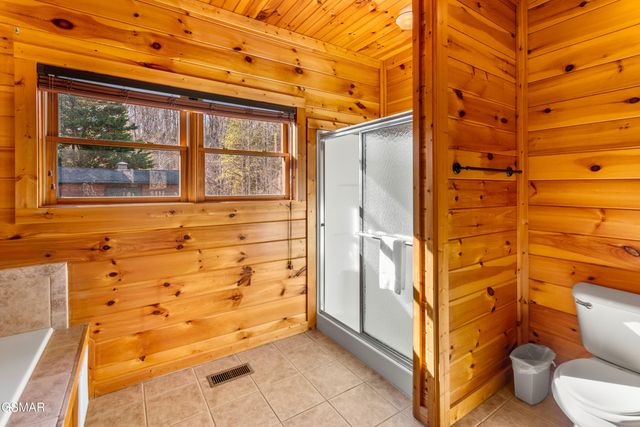 204 Dogwood Point Way, Gatlinburg, TN 37738