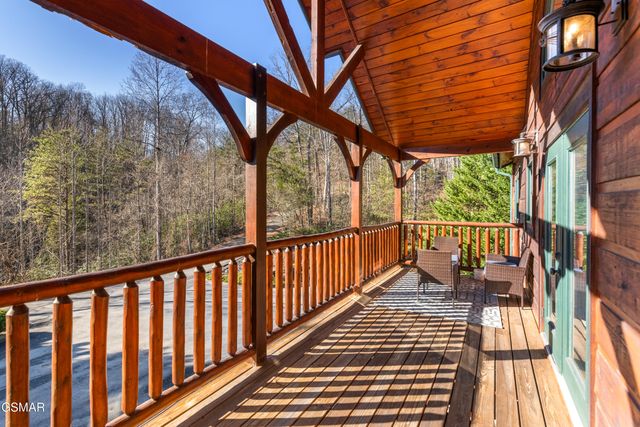 204 Dogwood Point Way, Gatlinburg, TN 37738