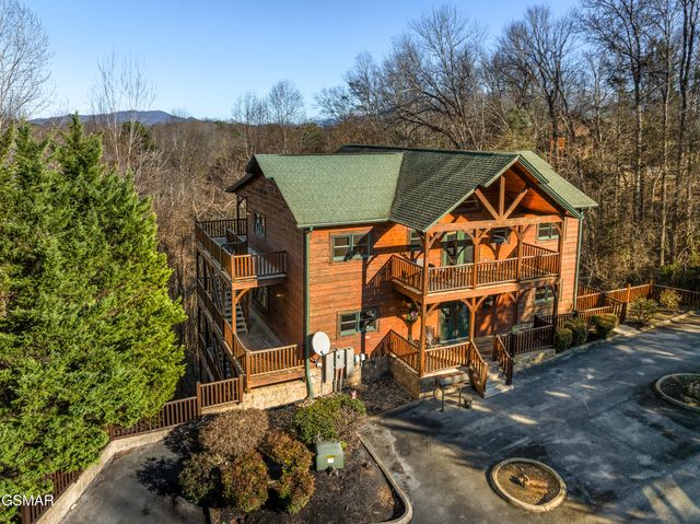204 Dogwood Point Way, Gatlinburg, TN 37738