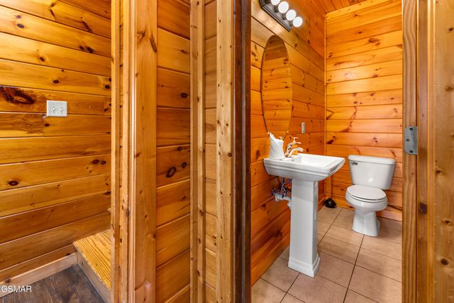 204 Dogwood Point Way, Gatlinburg, TN 37738