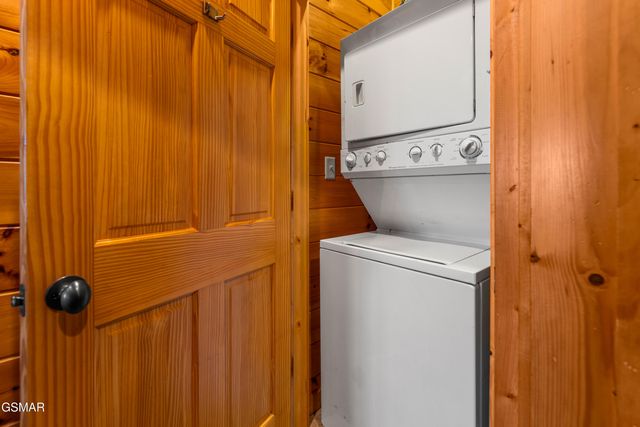 204 Dogwood Point Way, Gatlinburg, TN 37738