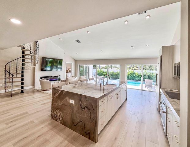 228 Ridge Road, Jupiter, FL 33477