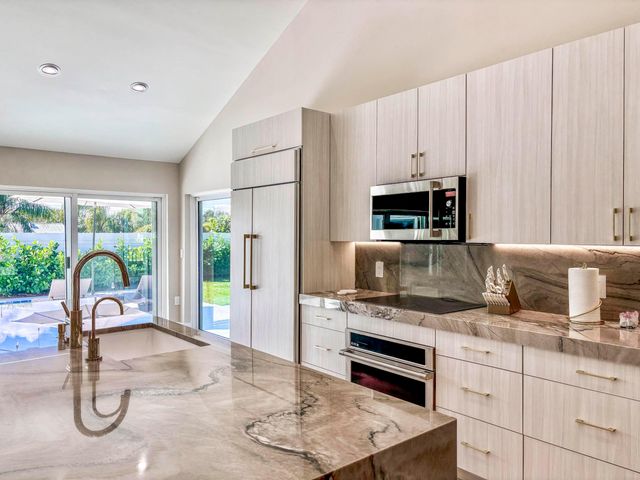 228 Ridge Road, Jupiter, FL 33477