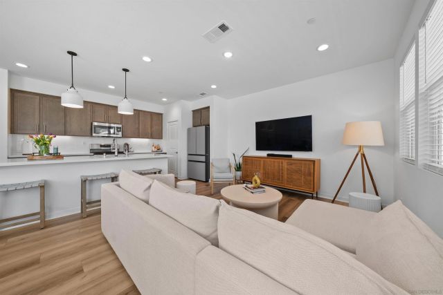 39392 Corvina Ln, Temecula, CA 92591