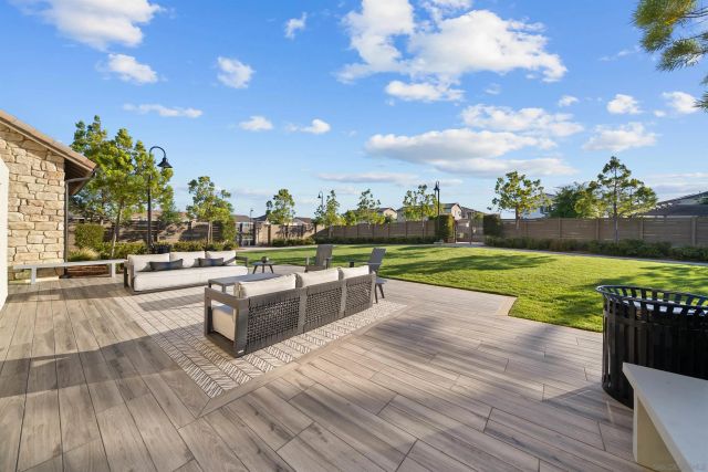 39392 Corvina Ln, Temecula, CA 92591