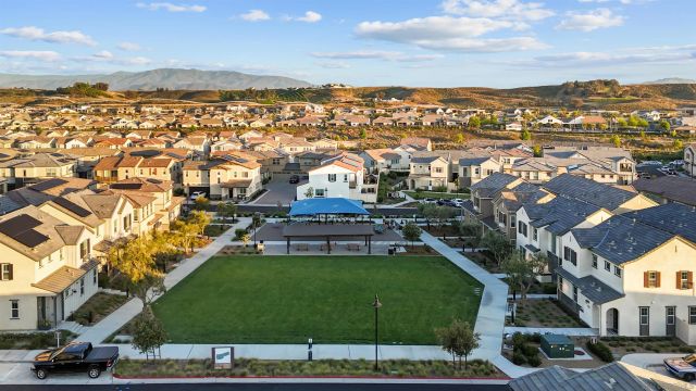 39392 Corvina Ln, Temecula, CA 92591