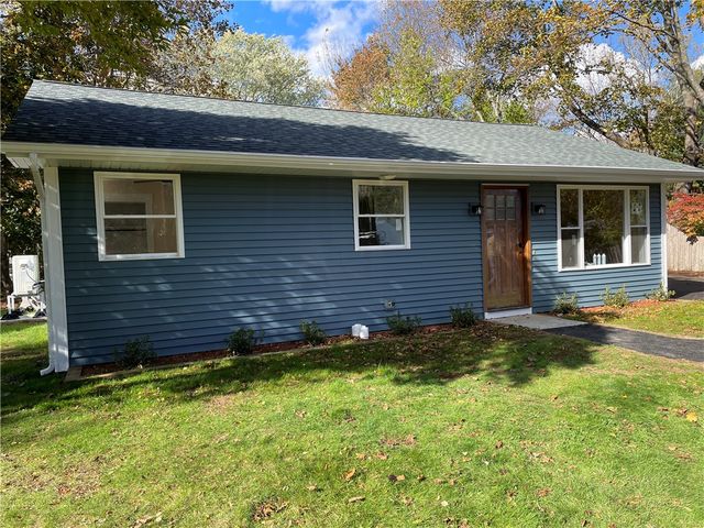 14 Douglas Circle, Smithfield, RI 02828