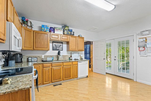 202 Oak Street, Anderson, MO 64831