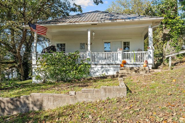 202 Oak Street, Anderson, MO 64831