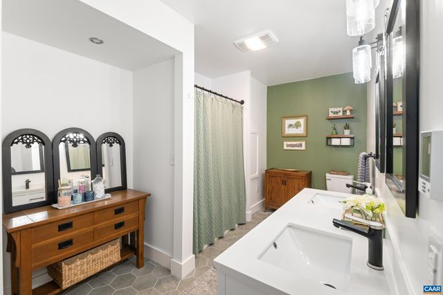 4 GUM CT, Palmyra, VA 22963