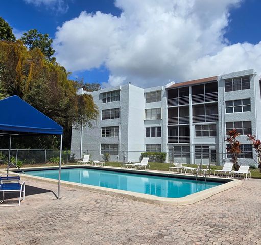 9440 Live Oak Place, Davie, FL 33324