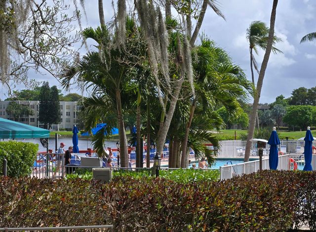 9440 Live Oak Place, Davie, FL 33324