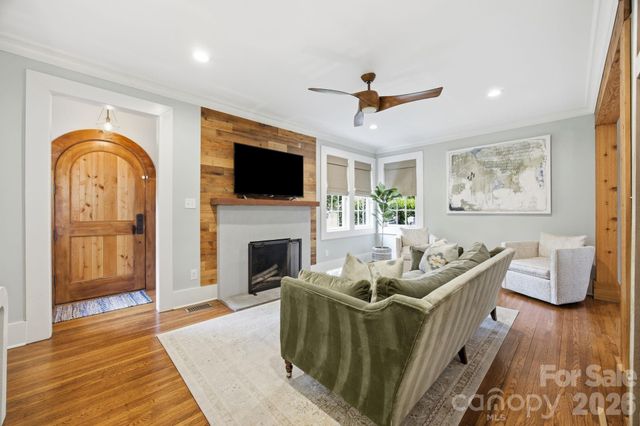 1726 S Mint Street, Charlotte, NC 28203