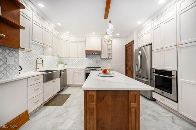 33895 Lorain Road, North Ridgeville, OH 44039