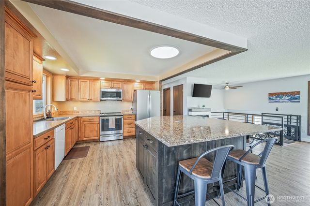 932 CRAWFORD Avenue, Wenatchee, WA 98801