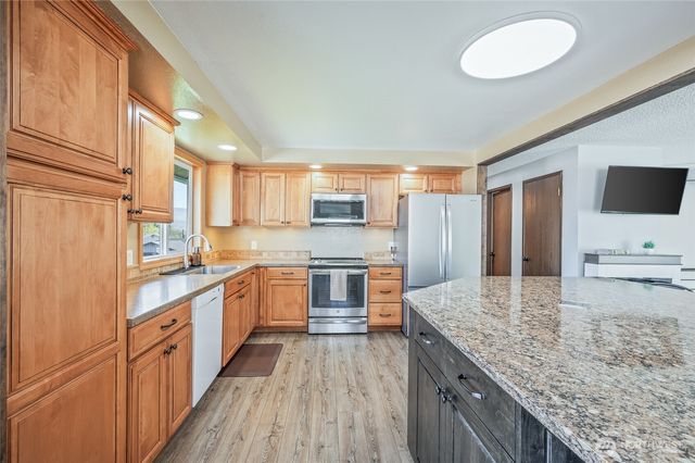 932 CRAWFORD Avenue, Wenatchee, WA 98801