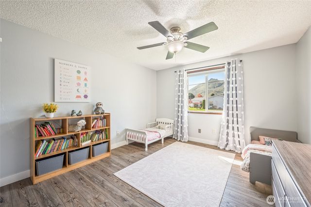 932 CRAWFORD Avenue, Wenatchee, WA 98801