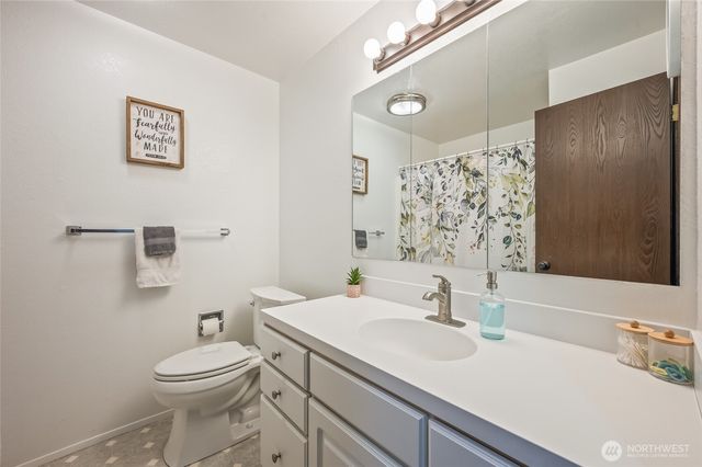 932 CRAWFORD Avenue, Wenatchee, WA 98801