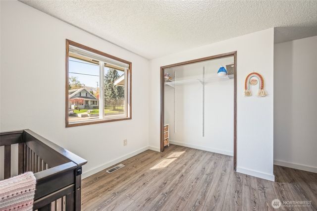 932 CRAWFORD Avenue, Wenatchee, WA 98801