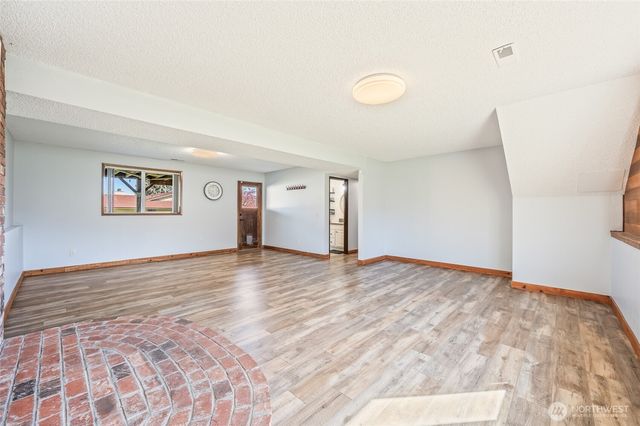 932 CRAWFORD Avenue, Wenatchee, WA 98801