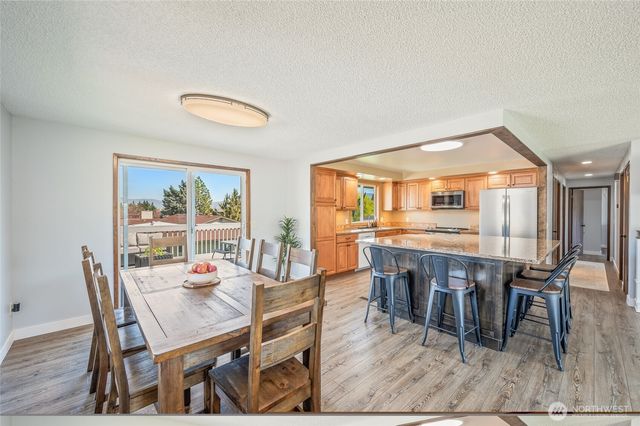 932 CRAWFORD Avenue, Wenatchee, WA 98801