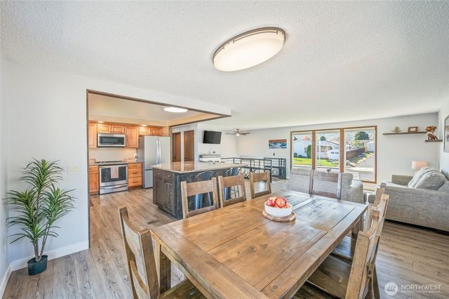 932 CRAWFORD Avenue, Wenatchee, WA 98801