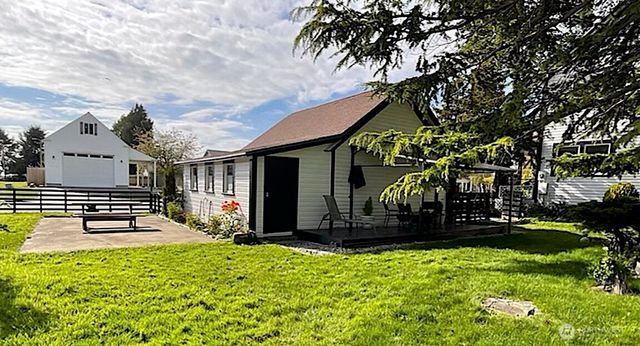 311 Cherry Street, Blaine, WA 98230
