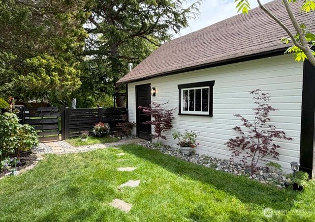 311 Cherry Street, Blaine, WA 98230