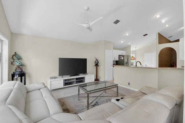 7317 Amber Falls Lane, Boynton Beach, FL 33437