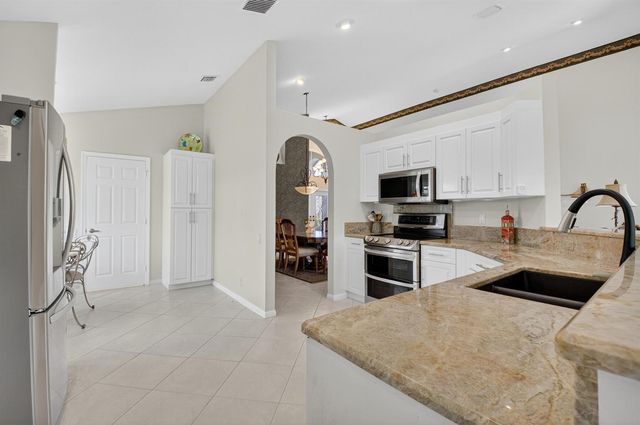 7317 Amber Falls Lane, Boynton Beach, FL 33437