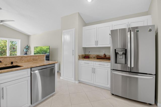 7317 Amber Falls Lane, Boynton Beach, FL 33437