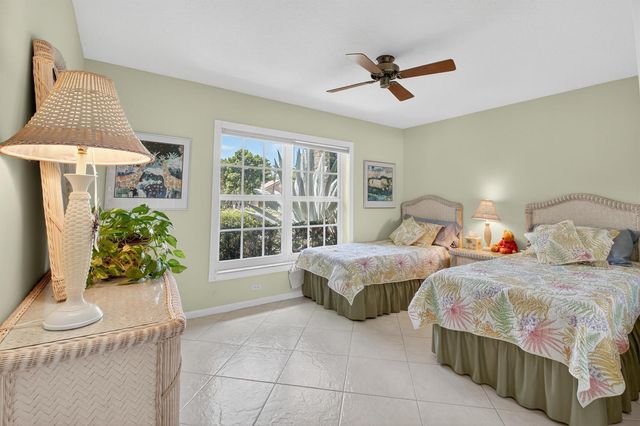 7317 Amber Falls Lane, Boynton Beach, FL 33437