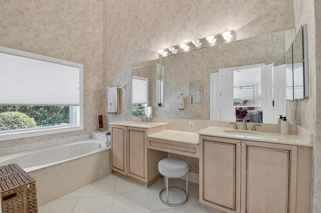 7317 Amber Falls Lane, Boynton Beach, FL 33437