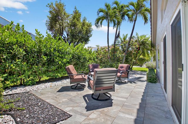 7317 Amber Falls Lane, Boynton Beach, FL 33437