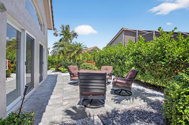 7317 Amber Falls Lane, Boynton Beach, FL 33437