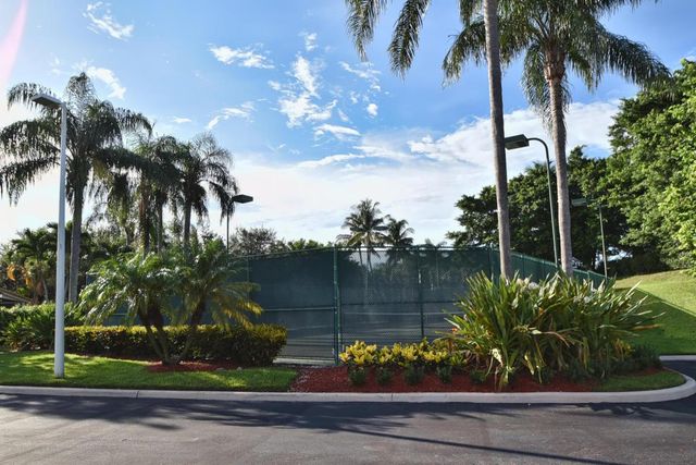 7317 Amber Falls Lane, Boynton Beach, FL 33437
