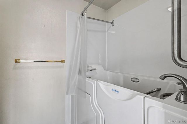 1040 Tari Drive, Colorado Springs, CO 80921